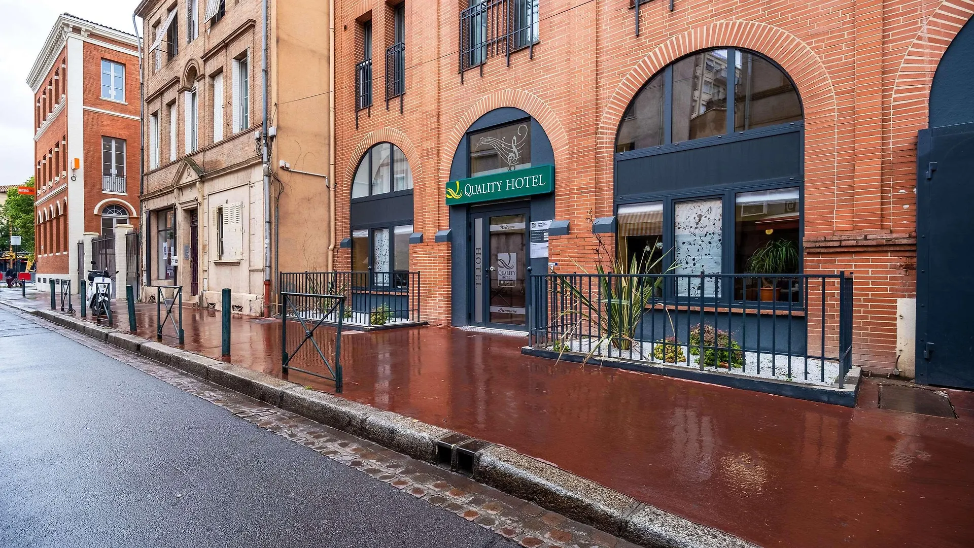 Quality Hotel Toulouse Centre contacts